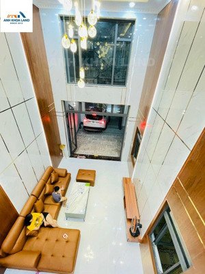 chủ dư nên bán lại căn nhà 4 tầng đường 30, p linh đông, thủ đức, sát ngay phạm văn đồng