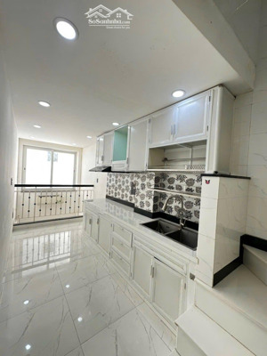 nhà trệt lửng 2 lầu sân thượng ngay ngô quyền q.10 full diện tích bán giá tốt 3,680 tỷ tl