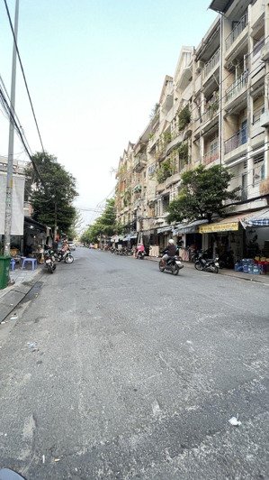 chỉ 2.05 tỷ, chung cư vườn lài, tân phú, 43m2, sổ riêng, view mặt tiền vườn lài bank cho vay 1tỷ.