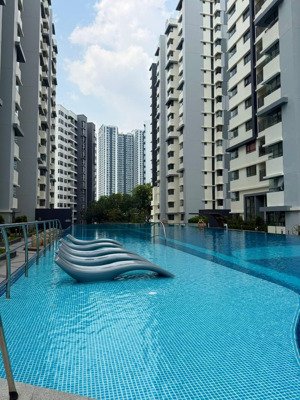 cần bán gấp căn 3pn 96m2 giá siêu rẻ 3.7tỷ, tt 30% nhận nhà,cho thuê 18tr/tháng,hướng nam siêu mát