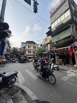 mặt phố cổ lãn ông - quần thể 36 phố phường - thể hiện giá trị - kinh doanh sầm uất.