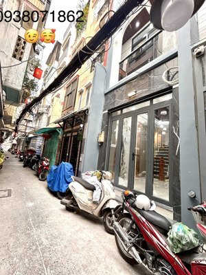 bán nhà đẹp 4 tầng, đ.đoàn văn bơ, khu 20 thước, trước nhà 3.5m, gần hoàng diệu, nguyễn tất thành.