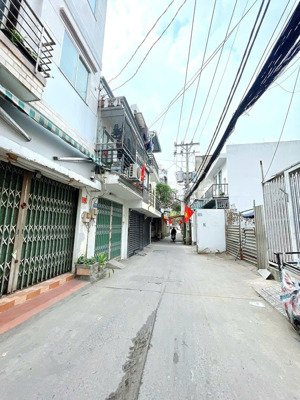 nhỉnh 6 tỷ hxh huỳnh tấn phát q7 61,5m2- 2 tầng - 4 pn qua q1 chủ 15p - dòng tiền hiện hữu 360tr