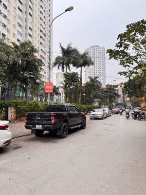 bán nhà ngô thì nhậm hà đông dt 48m x 5t x mt 4m giá 19,6 tỷ có thương lượng