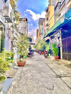 chỉ 5.4x tỷ- nhà 3 tầng 4 pn- 4 x 13m- cạnh lê văn quới, gò xoài- bình hưng hoà a