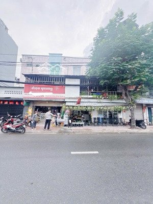 bán nhà mặt tiền đường nguyễn tất thành (quận 4)-dt60m - ngang bế thế 8,2m-2 tầng - giá 14,3 tỷ