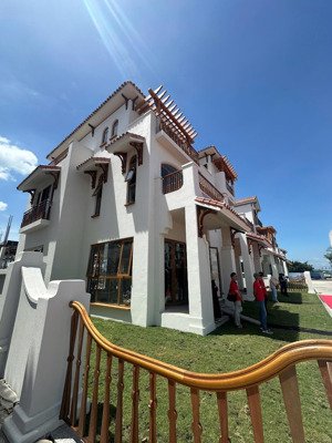 cần bán căn liền kề d6 khu đô thị charmora city - sun nha trang. 301.1m2. 3 tầng. giá: 22 tỷ