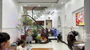 hẻm xe hơi cách mạng tháng tám,tân bình, nhà đẹp 3pn, 45m2, cho thuê 200tr/năm, 8.15 tỷ