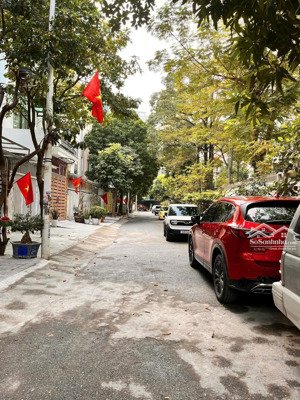 bán gấp nhà đẹp văn khê - 56m2, 5 tầng - khung cột chắc chắn - vỉa hè đá bóng, giá 17,5 tỷ