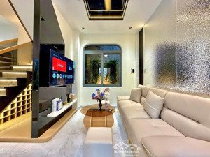 gíap phan đăng lưu, phú nhuận, nhà đẹp full nội thất, 4 tầng, sổ nở hậu 6.3m, 40m2,gần hxh, 7.5 tỷ