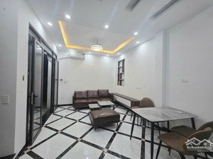 + nhà đẹp, full nội thất, giá hợp lý
+ diện tích 42m, xây 30m còn 12m làm sân cổng riêng.