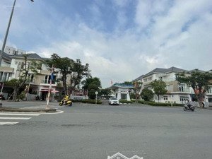 bán gấp căn mặt tiền liên phường dt 8x22.5 giá 46 tỷ dtsd 800m2 sổ hồng hoàn công