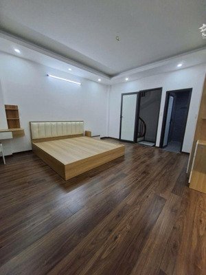 phúc đồng. nhà 4 tầng. lô góc. dt 36m . mt 4m . giá chỉ 7 tỷ 2.
bán nhà phúc đồng long biên. lô gó