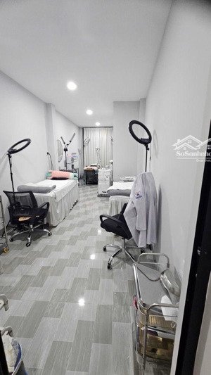 quận 11, hẻm ô tô, dt 3 x 13, 3 tầng, nhỉnh 4tỷ