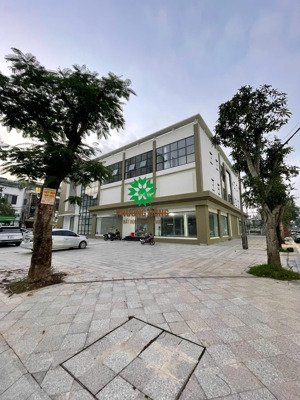 cho thuê nhà dịch vụ tổng hợp vị trí đắc địa phía đông đại lộ lê nin tp vinh