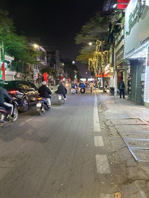 bán nhà ngõ 136 tây sơn -đống đa -phân lô -ô tô tránh -dt 62m -3 tầng -mt 3,5m -giá chào- 22,3 tỷ