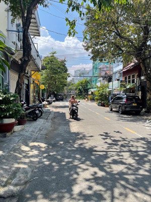 chủ cần tiền bán gấp, khu mặt tiền nguyễn minh châu ngang 5,5m x 32m siêu rẻ 92tr/m2 lô góc