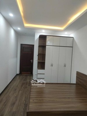 cho thuê nhà 6 tầng mặt đê yên nghĩa