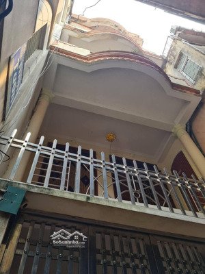 nhà phố ông ích khiêm. dt 80m*5t mt 4,5m giá 18,5 tỷ cách phố 30m, gần lăng bác, cv bách thảo.