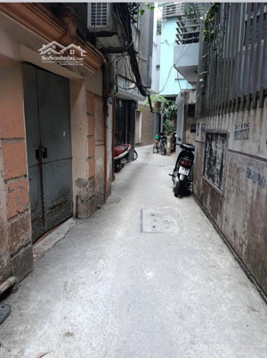 cần bán nhà thong phong đống đa.nhà 4,5m2;4tầng;mặt 3,8m; 4 pn;8,8 tỷ.nhà trung tâm quận víp, đẹp