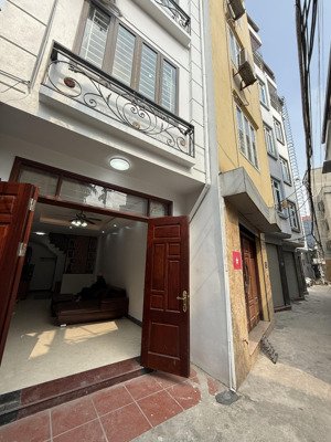 bán nhà lĩnh nam, ô tô vào nhà, dt 36m giá 7.3 tỷ, dân xây độc lập ở ngay, không qh.