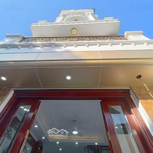 trung tâm quận hoàng mai ô tô đỗ cổng 5 tầng thang máy dt:60m² x 5