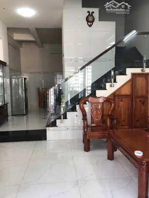 cho thuê nhà 1 trệt, 2 lầu, hẻm 12m xe ô tô, gò ô môi q7, giá 20 triệu lh minh trang