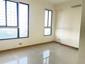 bán căn hộ 85m2 = 2pn - 3wc. giá 3 tỷ. lh mr. tùng 