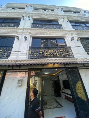 siêu phẩm hxh trương đăng quế p3, gò vấp, 5 tầng, cn=37 m2 chỉ 9,5 tỷ nội thất cc -lh 