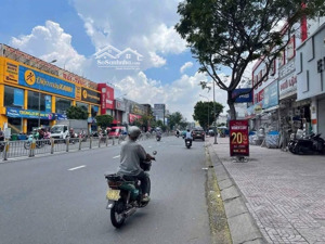 bán nhà mt quang trung p11 dt:3,55x13,5 1 lững 2 lầu 4pn, giá : 9 tỷ 950 tr tl, lh : 