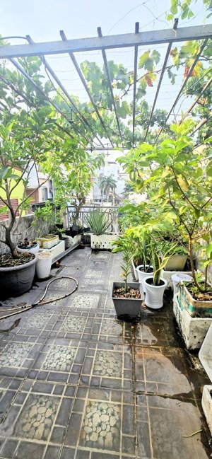 nhà bán đ khuông việt- giáp q tân bình- 1 sẹc- xe hơi đỗ cửa- 82 m2- 6,x tỷ