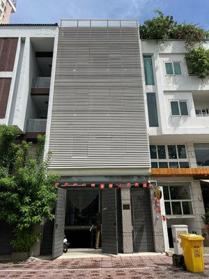 nhà chính chủ mặt tiền đường nguyễn gia trí d2 bình thạnh