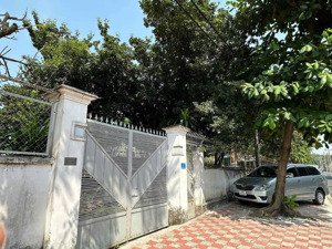 bán nhà biệt thự sân vườn siêu đẹp tại thủ đức