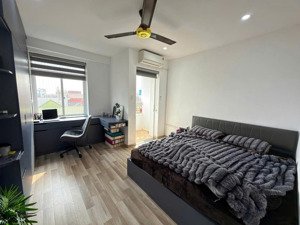 bán gấp căn 2 phòng ngủ dt 62m2. sổ đỏ toà b9 đại kim đầy đủ nội thất giá 4,65 tỷ có thương lượng