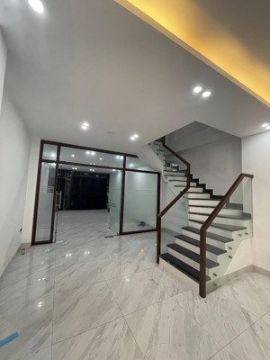 nhà văn la hà đông 4 tầng, thông sàn kinh doanh, giá chỉ 20 triệu