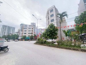 chính chủ bán giảm 2 tỷ liền kề kđt văn khê 82,5m2, 5 tầng