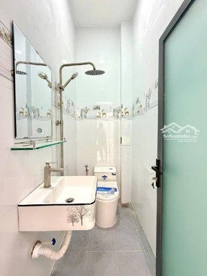 ngay ngã ba bình long-lê thúc hoạch giá 4,x tỷ nhà hẻm xe hơi 2 tầng 2pn 2wc