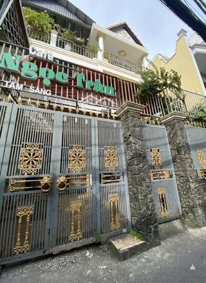 nhà 3 tầng btct-cách mt huỳnh tấn phát q7 chỉ 1 căn- giá 9,3 tỷ (tl)