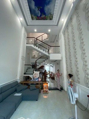 nhà 4 tầng đường thạnh xuân 33/ phường thạnh xuân ,q12, dt 66m2 (4mx17m)5,9ỷ