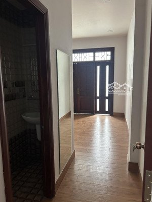 cho thuê nhà khu cư xá lữ gia p.15 q.11. dt: 4 x 15m. 3 lầu. giá: 28 triệu 