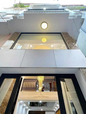 nhà đẹp đón tết- lô góc 5 tầng ngay ngã tư sở - 11,5 tỷ! - siêu phẩm - ngõ thông kinh doanh nhỏ -