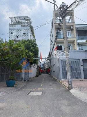 nhà 4 tầng hẻm 7m sát ql13 , 13tr/tháng - cách vạn phúc chỉ 2km