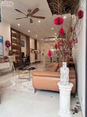 Cho thuê nhà 50m x 4 tầng ngõ 165 Dương Quảng Hàm, Cầu Giấy NHÀ ĐẸP FULL ĐỒ