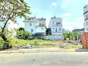 bán nhanh 02 lô bt liền kề q2 giá tốt đã có sổ riêng