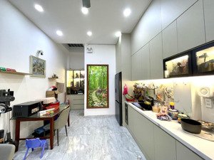 bán nhà 4 tầng 1/ phan đăng lưu p1 phú nhuận hẽm xe hơi 4pn ở ngay shr hoan công đủ