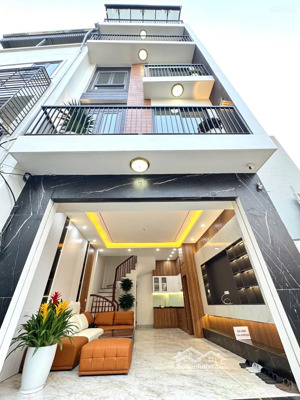 siêu phẩm phúc lợi - nhà đẹp nở hậu - ô tô đỗ cổng - chỉ nhỉnh 8 tỷ -full nội thất cao cấp