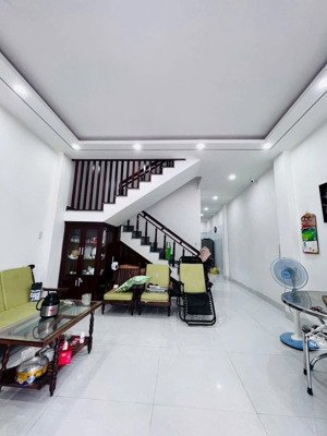 nhà sổ hồng khu đô thị lê hồng phong 1 đối diện công viên cần bán