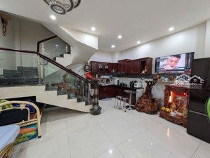 quận 3 - gần nam kỳ khởi nghĩa - 4 tầng - chỉ 7.45 tỷ