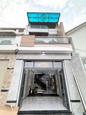 chủ gửi bán căn nhà 1 trệt 1 lầu phường biên hoà. dt: 4,2x19,4=81,6m2. giá: 4tỷ