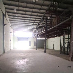 cho thuê kho tại nhà bè giá rẻ dt 550m2 có pccc tự động phun nước